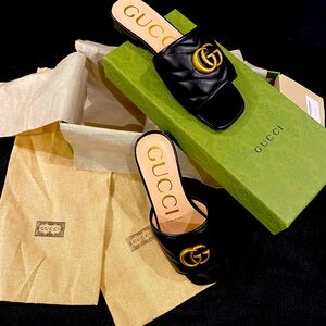 Gucci Women leather slides